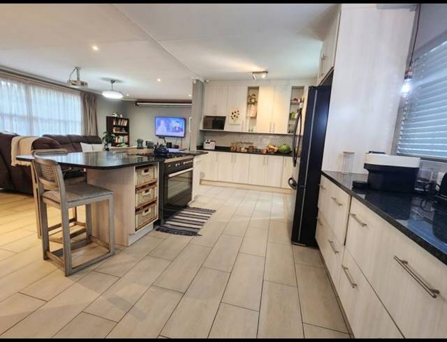 3 BEDROOM HOUSE FOR SALE IN SASOLBURG EXT 23
